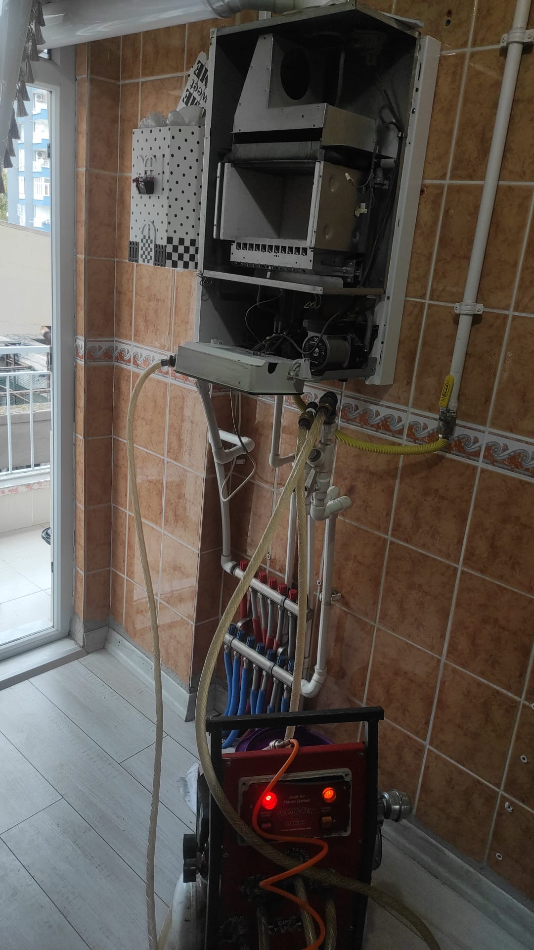 Servis 1